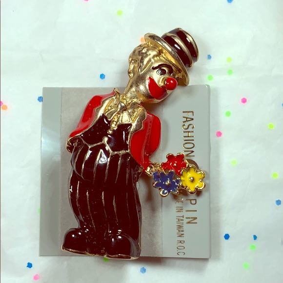 Charming clown fashion brooch - Picture 1 of 3